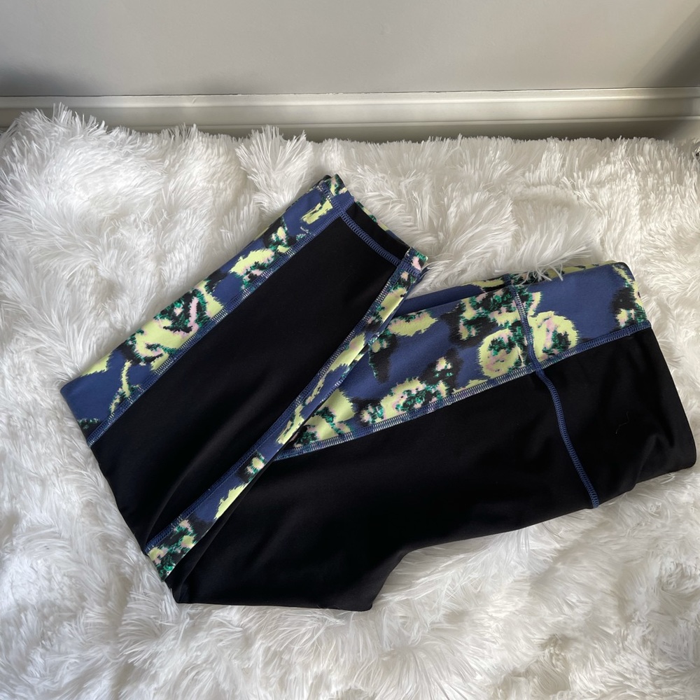 Victoria Secret Sports Leggings Size M - Picture 8 of 8